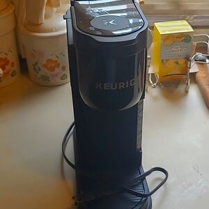 KERUG - K Mini Single serve ☕️ coffee, 🍵 tea, or 🔥 hot beverage maker.